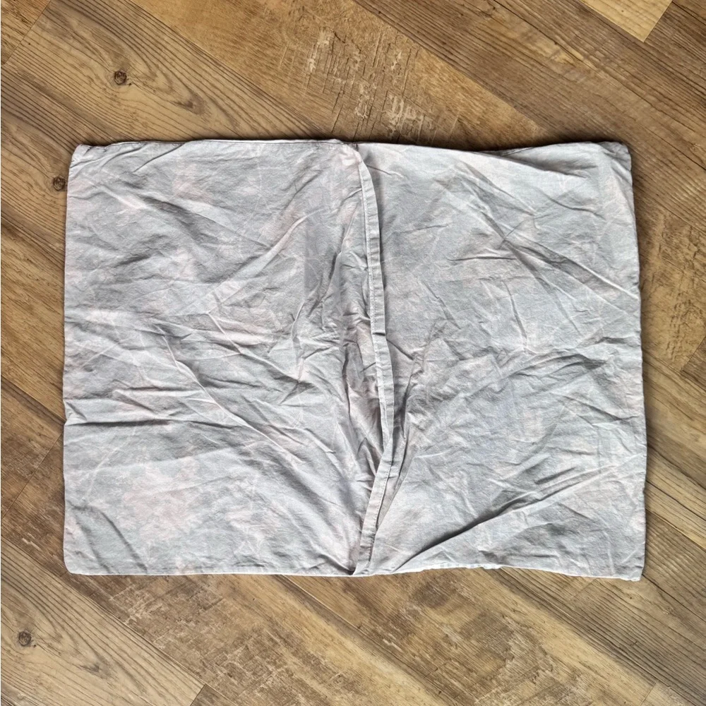 Set of 2 Urban Outfitters Standard Shams